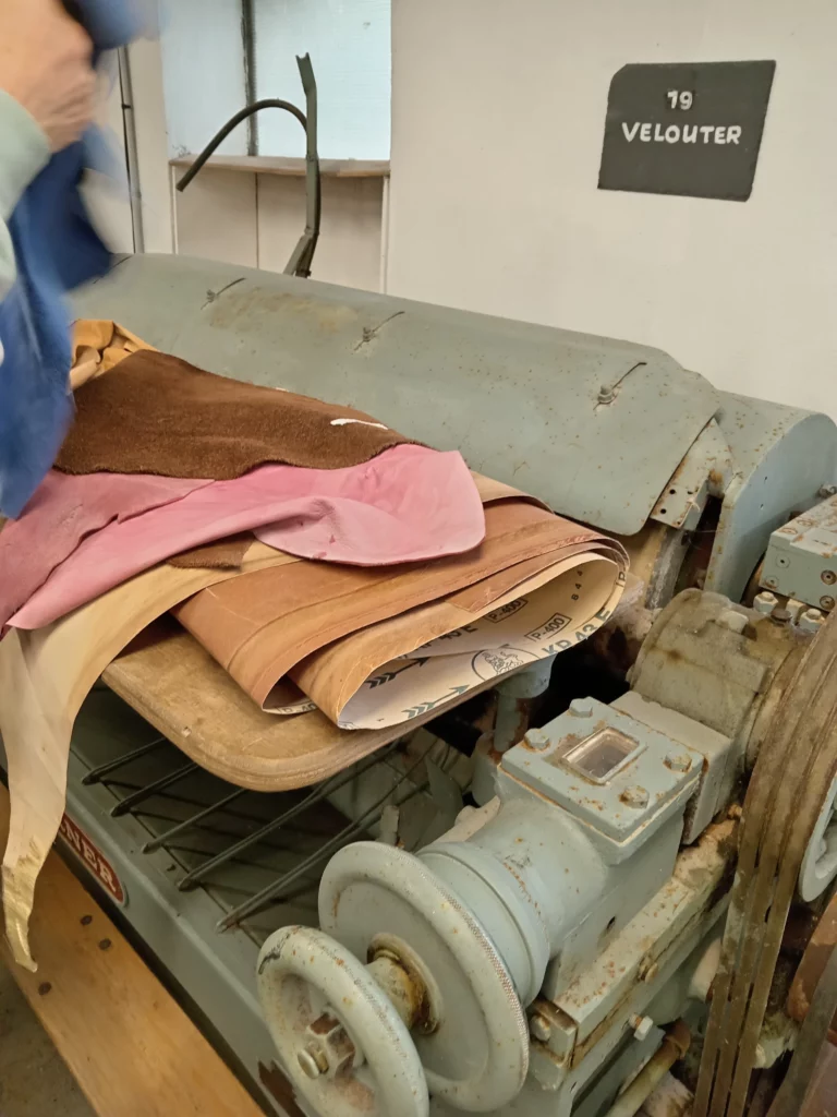 Ancienne machine le travail du cuir